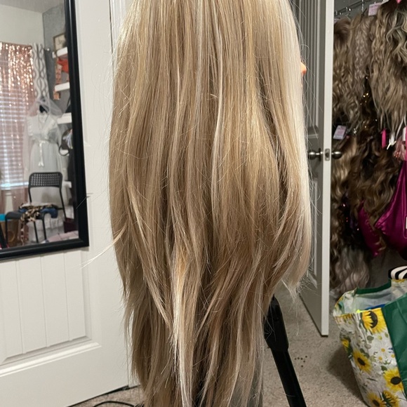 CSC wig #7 - Picture 4 of 7